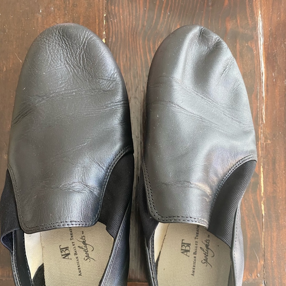 Kids jazz shoes
